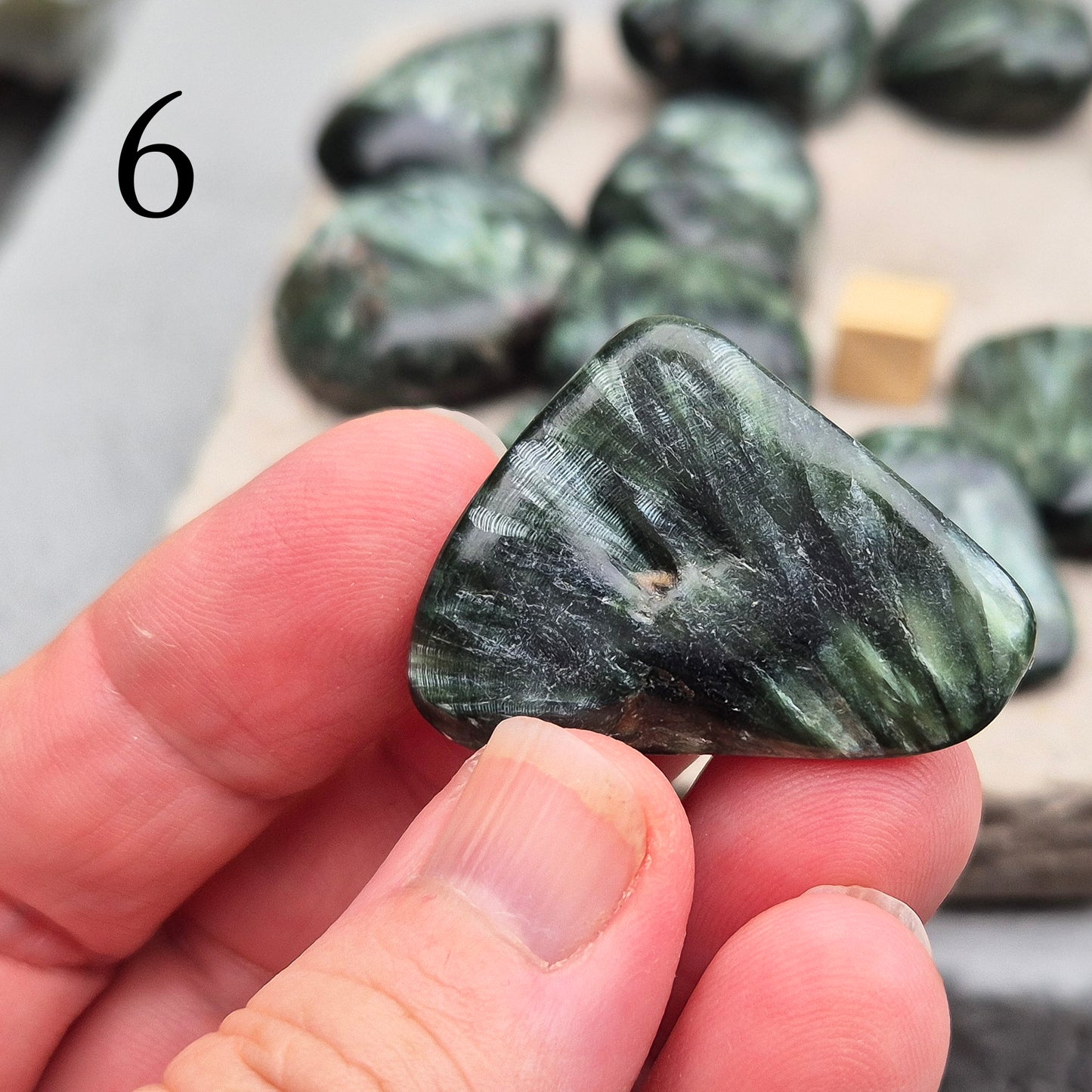 Discover Seraphinite’s calming, heart-centred energy. Ideal for emotional balance, meditation, and gentle transformation. Known as the Angel Stone!