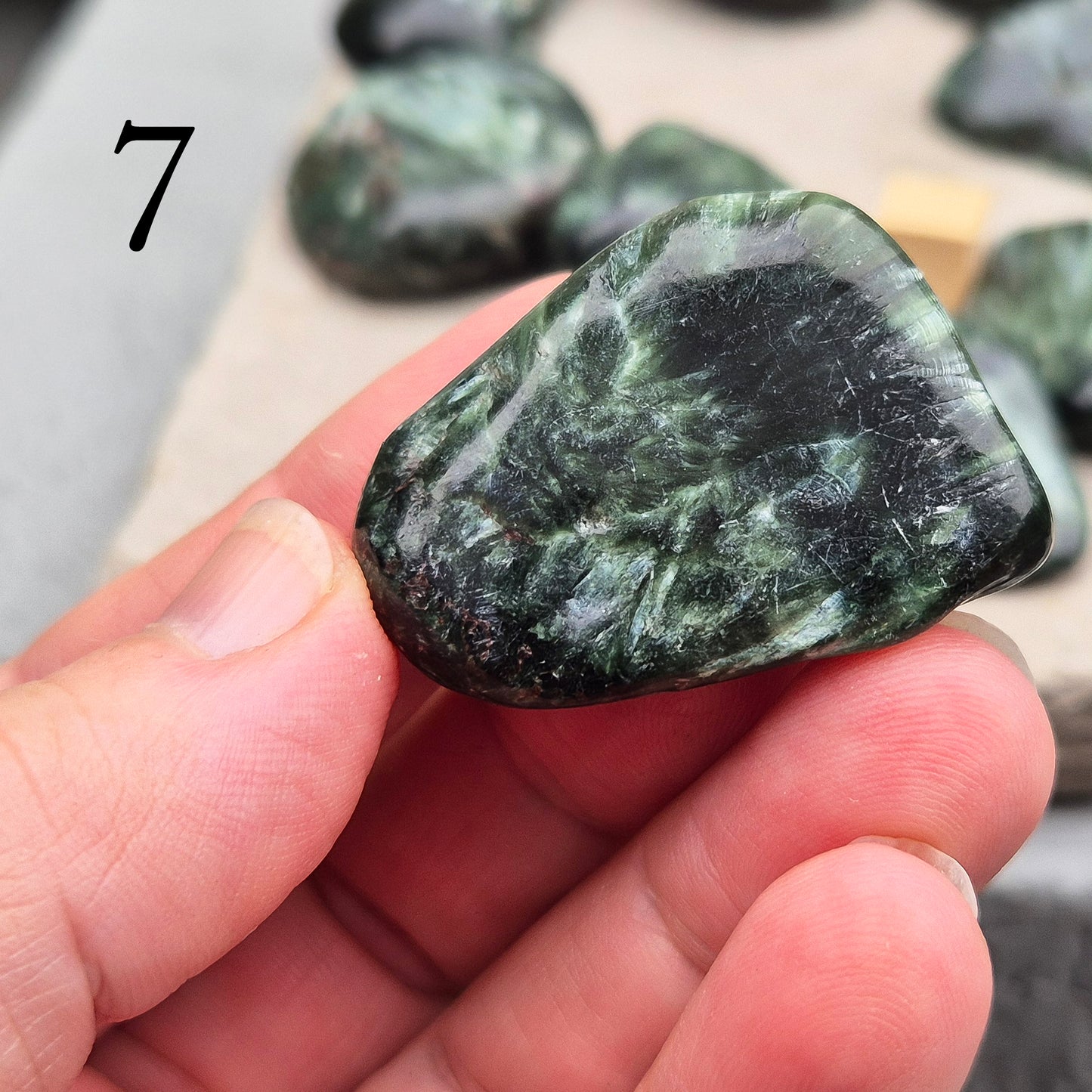 Discover Seraphinite’s calming, heart-centred energy. Ideal for emotional balance, meditation, and gentle transformation. Known as the Angel Stone!