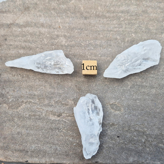 Natural Satyaloka Quartz – high-vibration crystal aligned to crown and higher crown chakras, ideal for deep spiritual healing and conscious evolution.