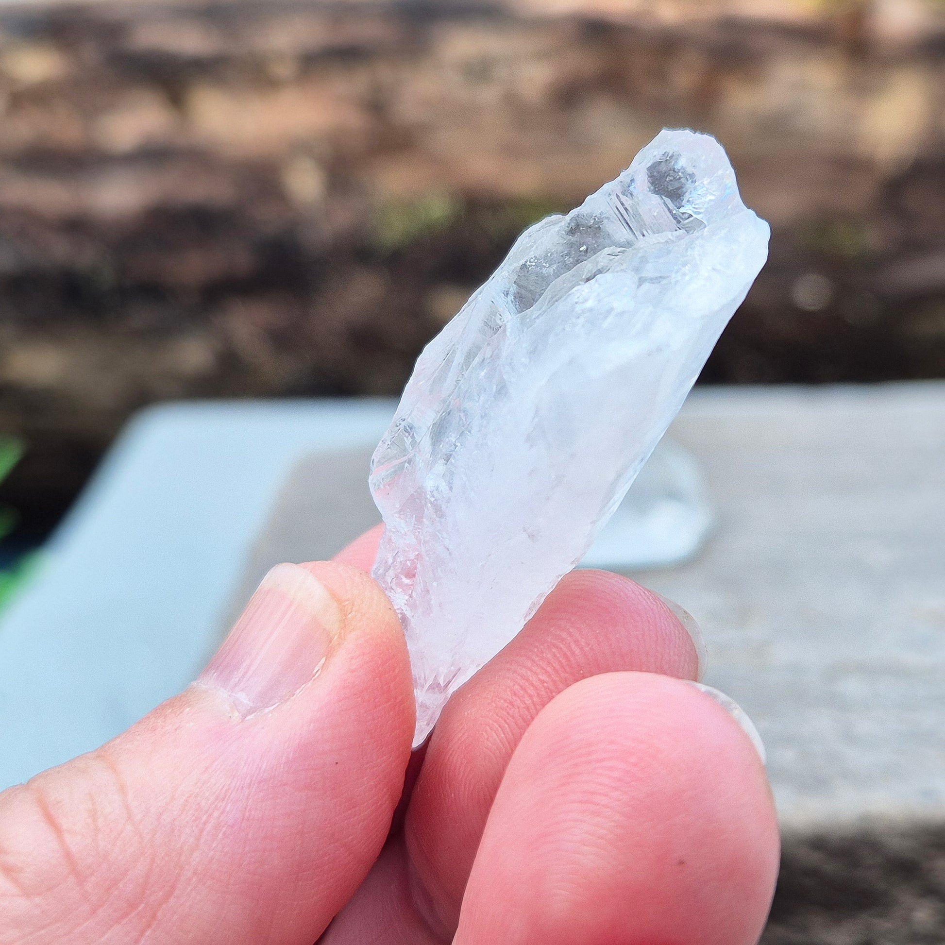 Natural Satyaloka Quartz – high-vibration crystal aligned to crown and higher crown chakras, ideal for deep spiritual healing and conscious evolution.