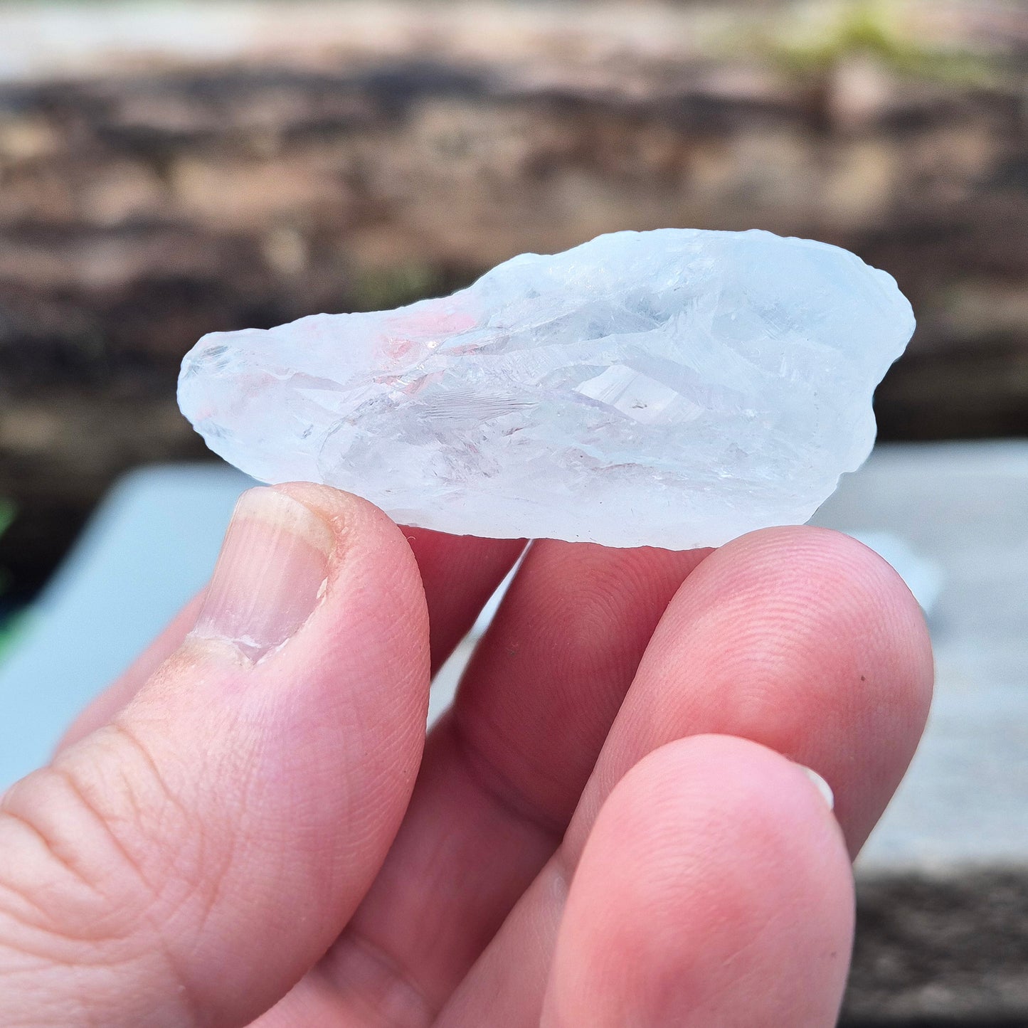 Natural Satyaloka Quartz – high-vibration crystal aligned to crown and higher crown chakras, ideal for deep spiritual healing and conscious evolution.