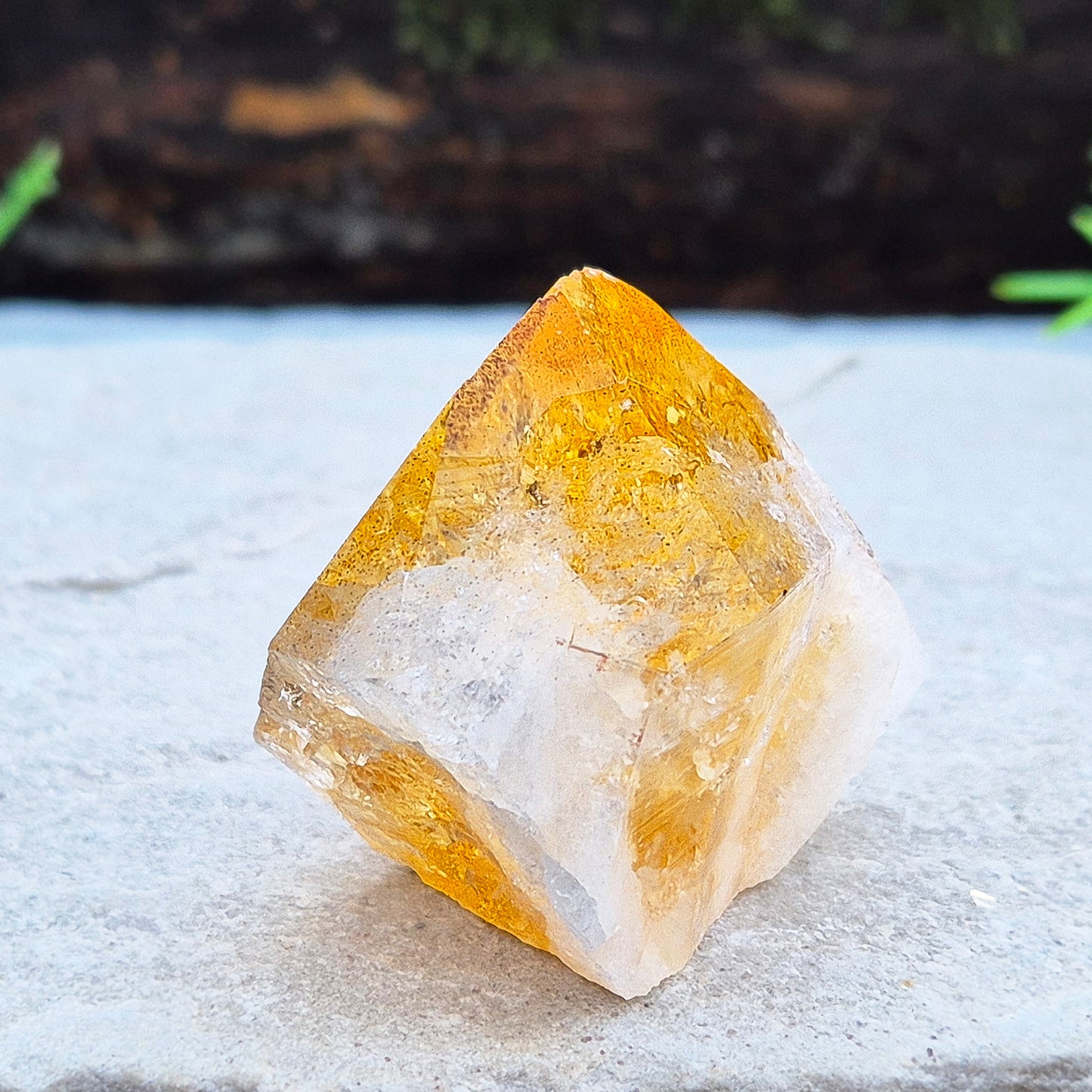 Citrine Crystal Standing Point. A stone to attract joy, success and abundance. Used to motivate, give confidence and feel more positive about yourself. 