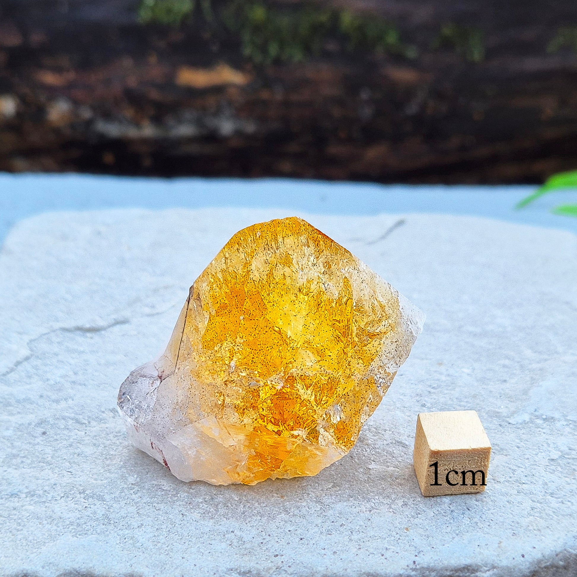 Citrine Crystal Standing Point. A stone to attract joy, success and abundance. Used to motivate, give confidence and feel more positive about yourself. 