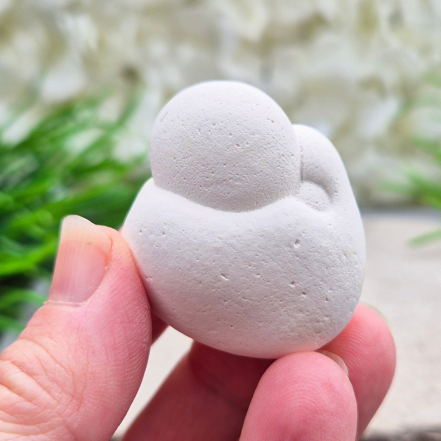 Menalite Freeform from Morocco – Goddess Stone of feminine wisdom, grounding and transformation. A nurturing crystal for meditation and life’s cycles.