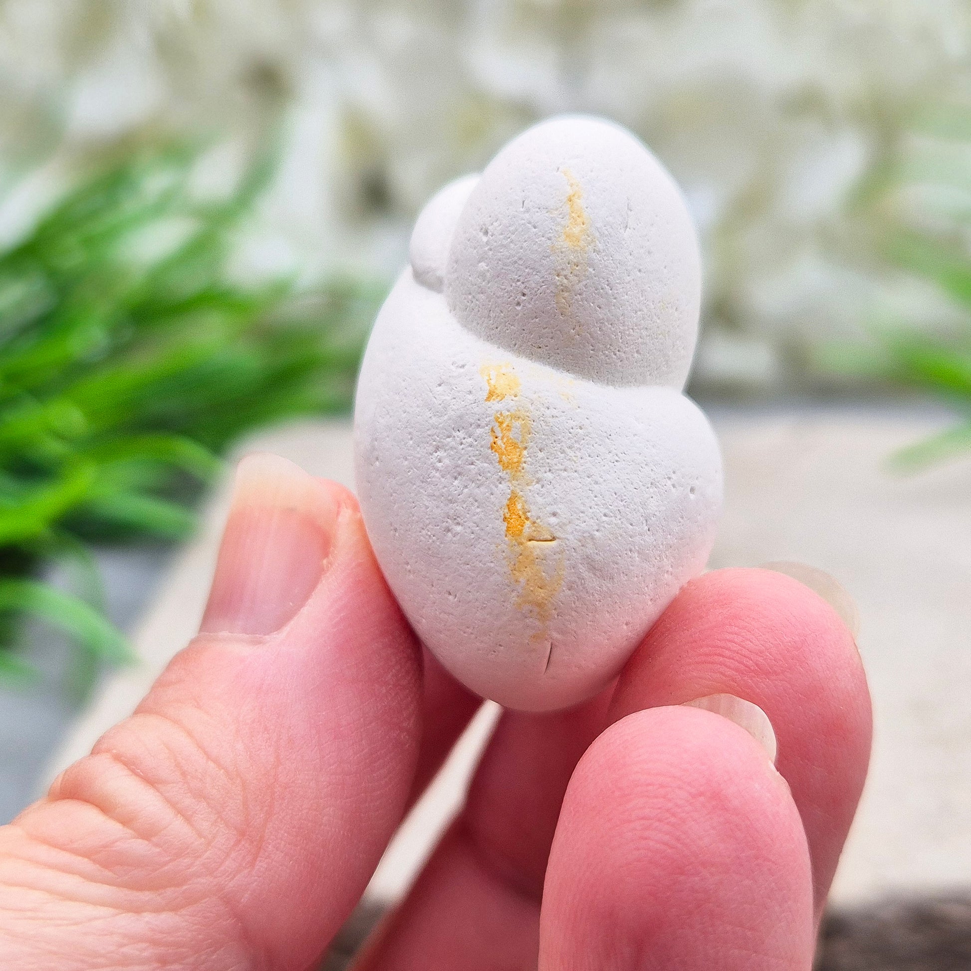 Menalite Freeform from Morocco – Goddess Stone of feminine wisdom, grounding and transformation. A nurturing crystal for meditation and life’s cycles.