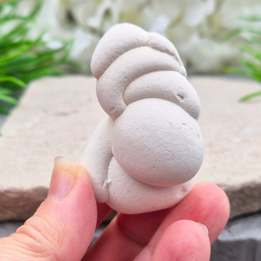 Menalite Freeform from Morocco – Goddess Stone of feminine wisdom, grounding and transformation. A nurturing crystal for meditation and life’s cycles.