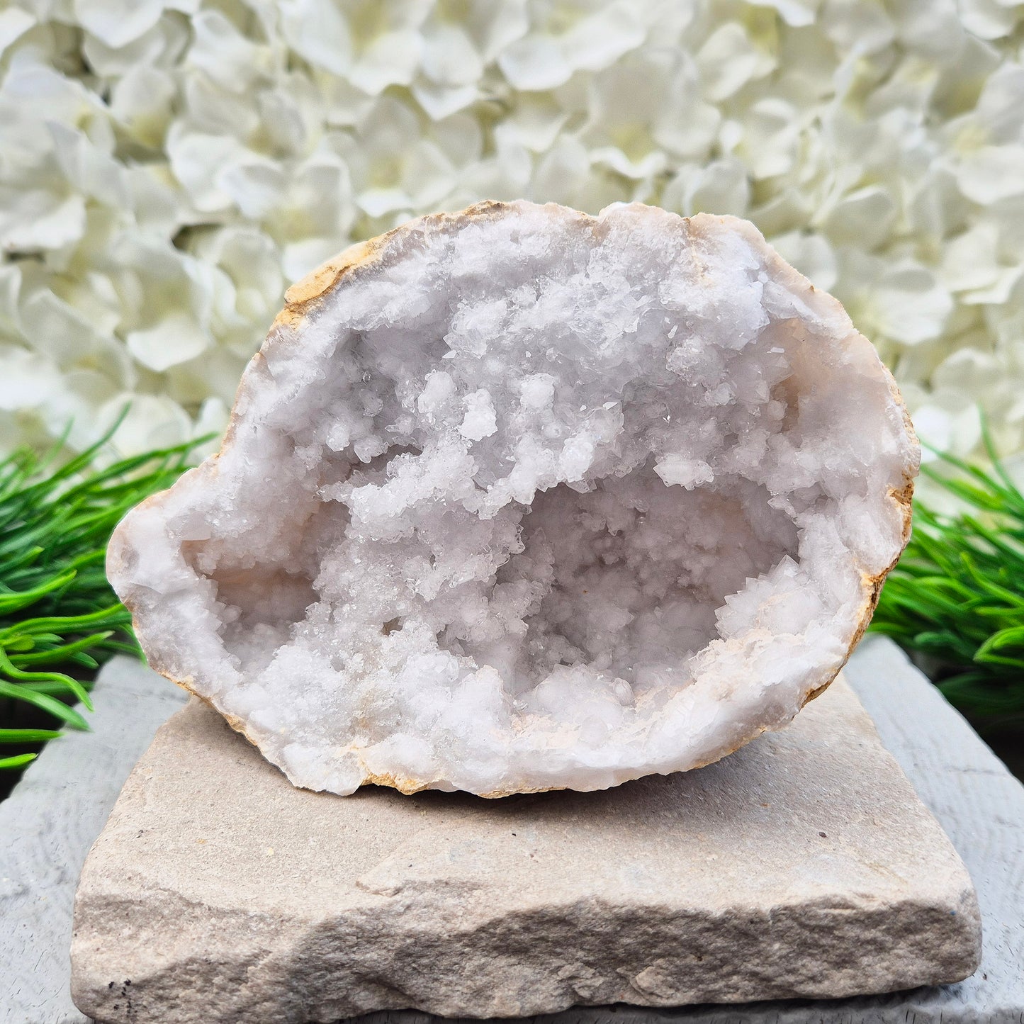 Striking quartz geode pair that radiates gentle, ambient energy. Great for mindful décor, gifting, and creating a calm, welcoming space.