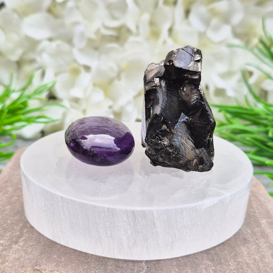 Selenite circular charging base for cleansing crystals and displaying your favourites. Ideal for clearing energy and keeping your stones refreshed.