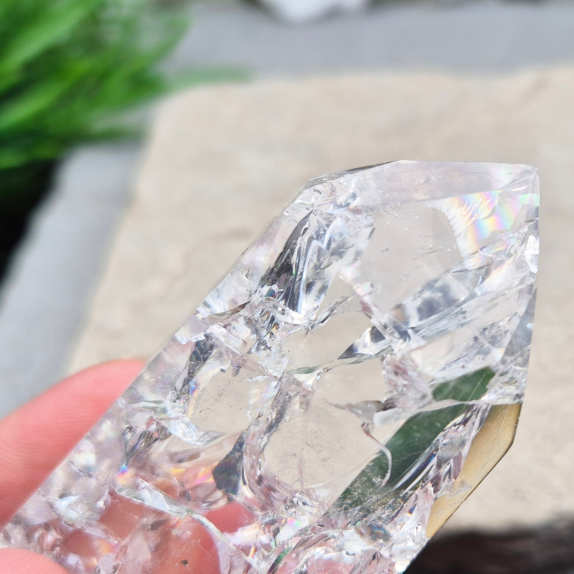 Amplify energy with this Fire and Ice Quartz point. Perfect for clarity, healing, and balancing ying-yang energies.