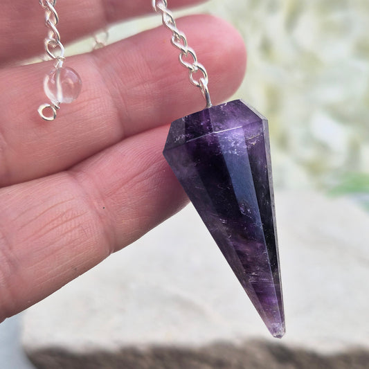 Dark Amethyst pendulum with rich natural colour, ideal for dowsing, divination, and energy work. A beautiful tool for spiritual practice, tarot readings, and crystal healing.