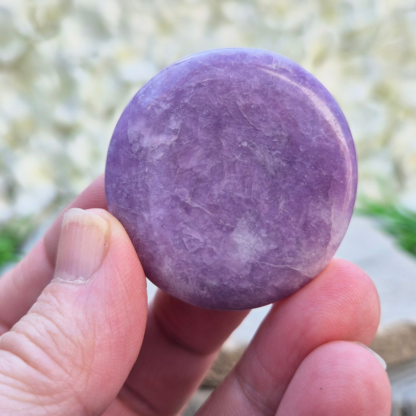 Beautiful Lepidolite crystal in gentle purple tones. A comforting crystal for stress, overwhelm, and relaxation — perfect as a thoughtful gift or daily support.