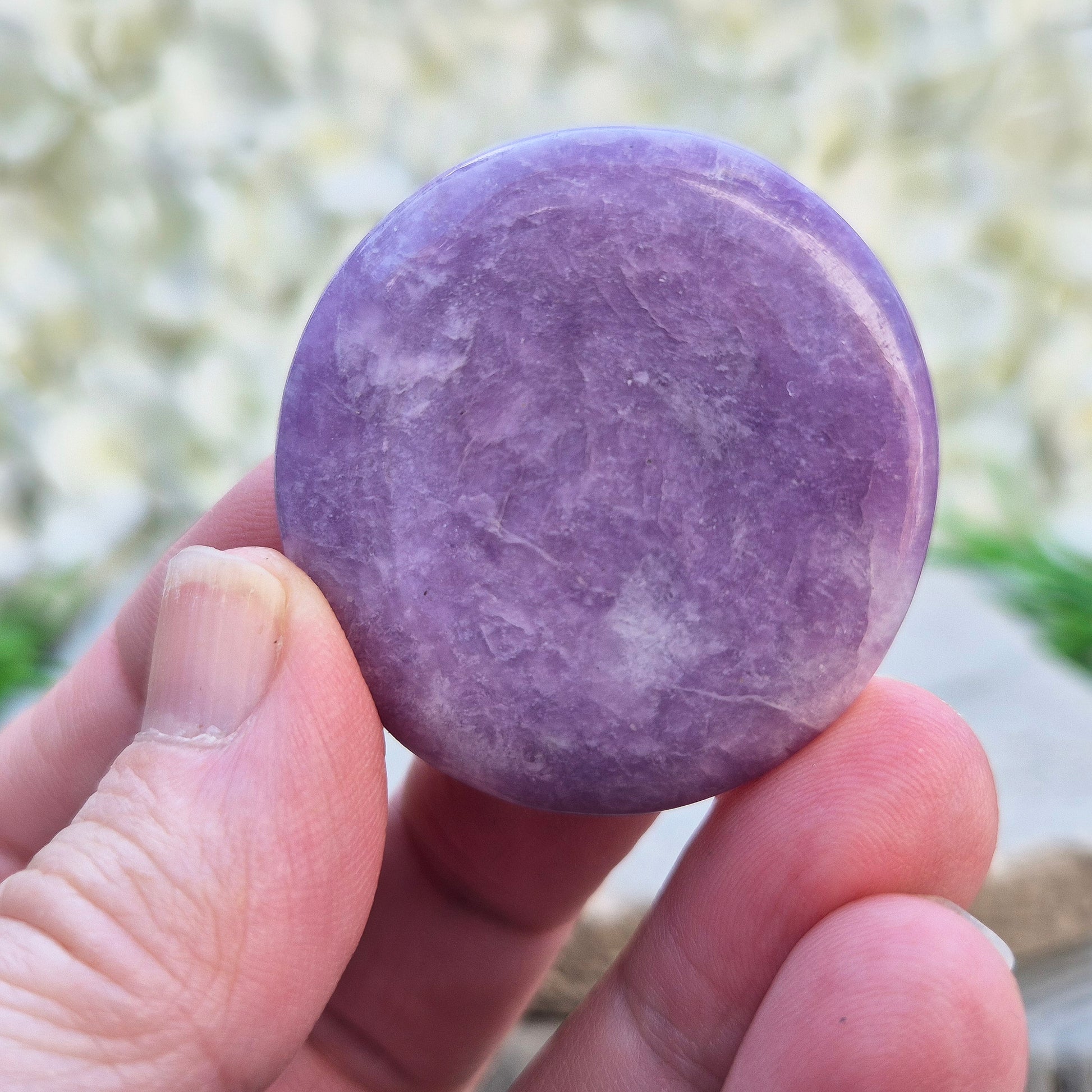 Beautiful Lepidolite crystal in gentle purple tones. A comforting crystal for stress, overwhelm, and relaxation — perfect as a thoughtful gift or daily support.