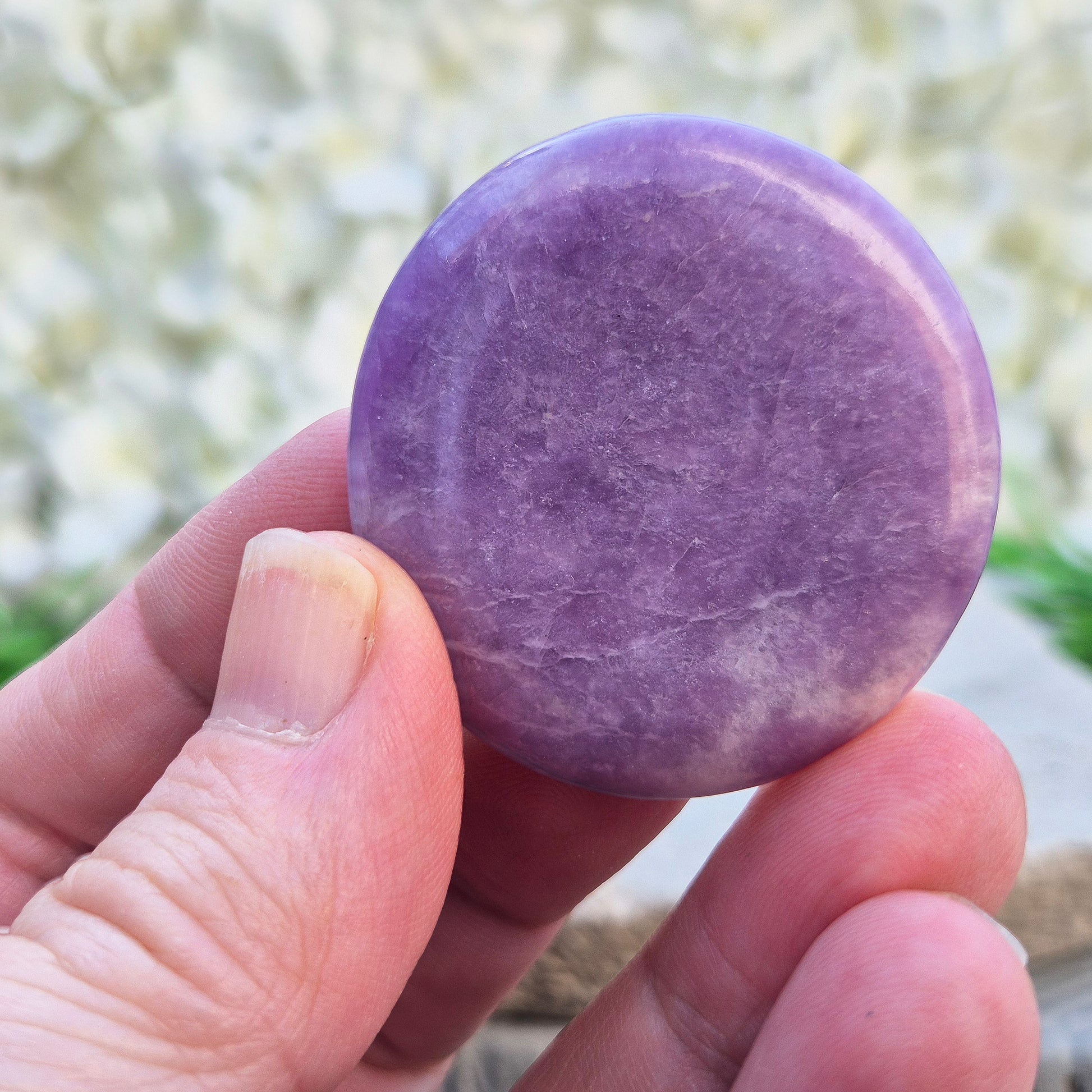 Beautiful Lepidolite crystal in gentle purple tones. A comforting crystal for stress, overwhelm, and relaxation — perfect as a thoughtful gift or daily support.