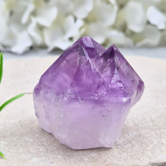 Amethyst standing point with rich purple tones, ideal for creating a calm, grounded space. A striking piece for display, meditation, or everyday energy support.