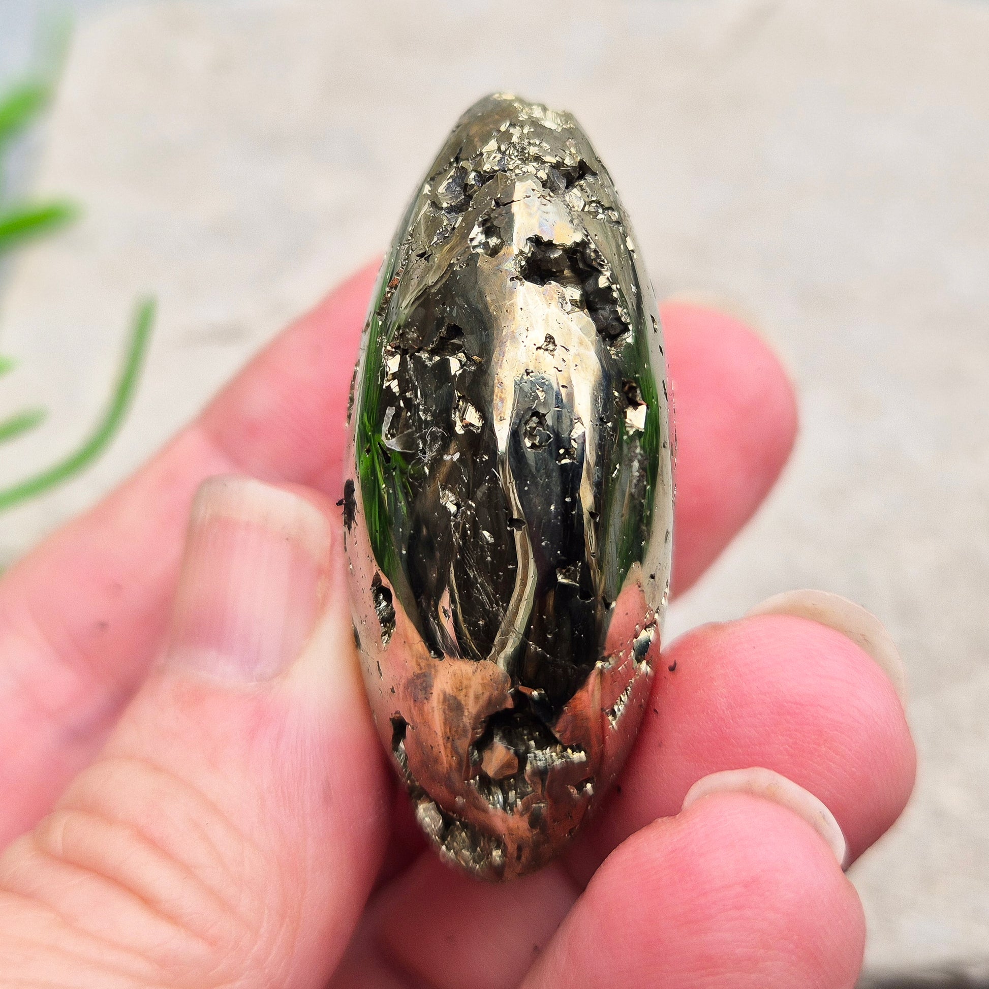 Pyrite palm stone with natural metallic shine, perfect for boosting confidence, focus, and motivation. A solid, grounding piece to keep close for daily energy support.