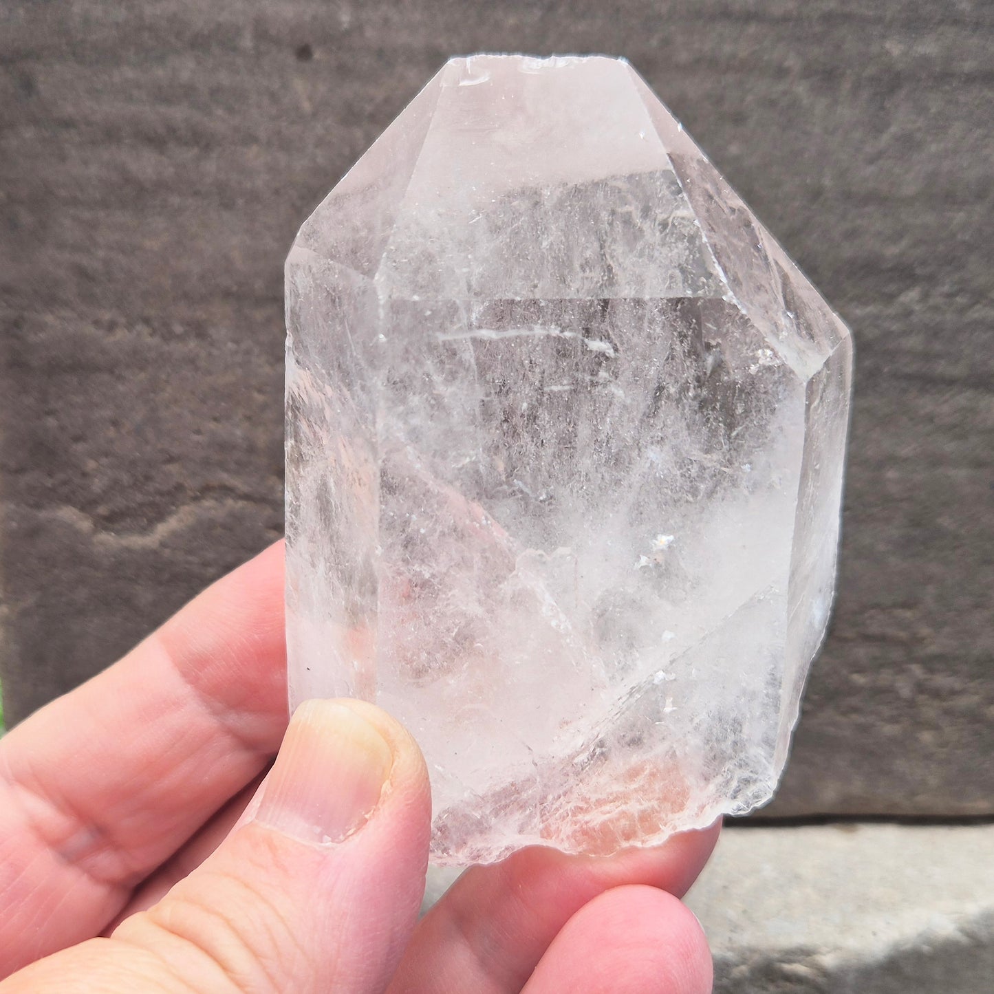 Natural quartz point from Brazil – Beautifully formed, high-quality crystals ideal for amplifying energy, meditation, or display in your crystal collection.