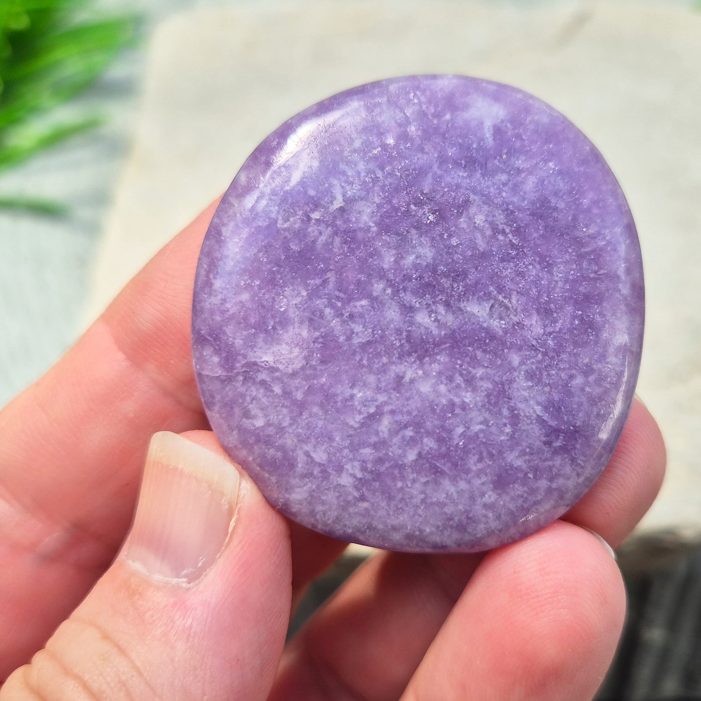 Beautiful Lepidolite crystal in gentle purple tones. A comforting crystal for stress, overwhelm, and relaxation — perfect as a thoughtful gift or daily support.