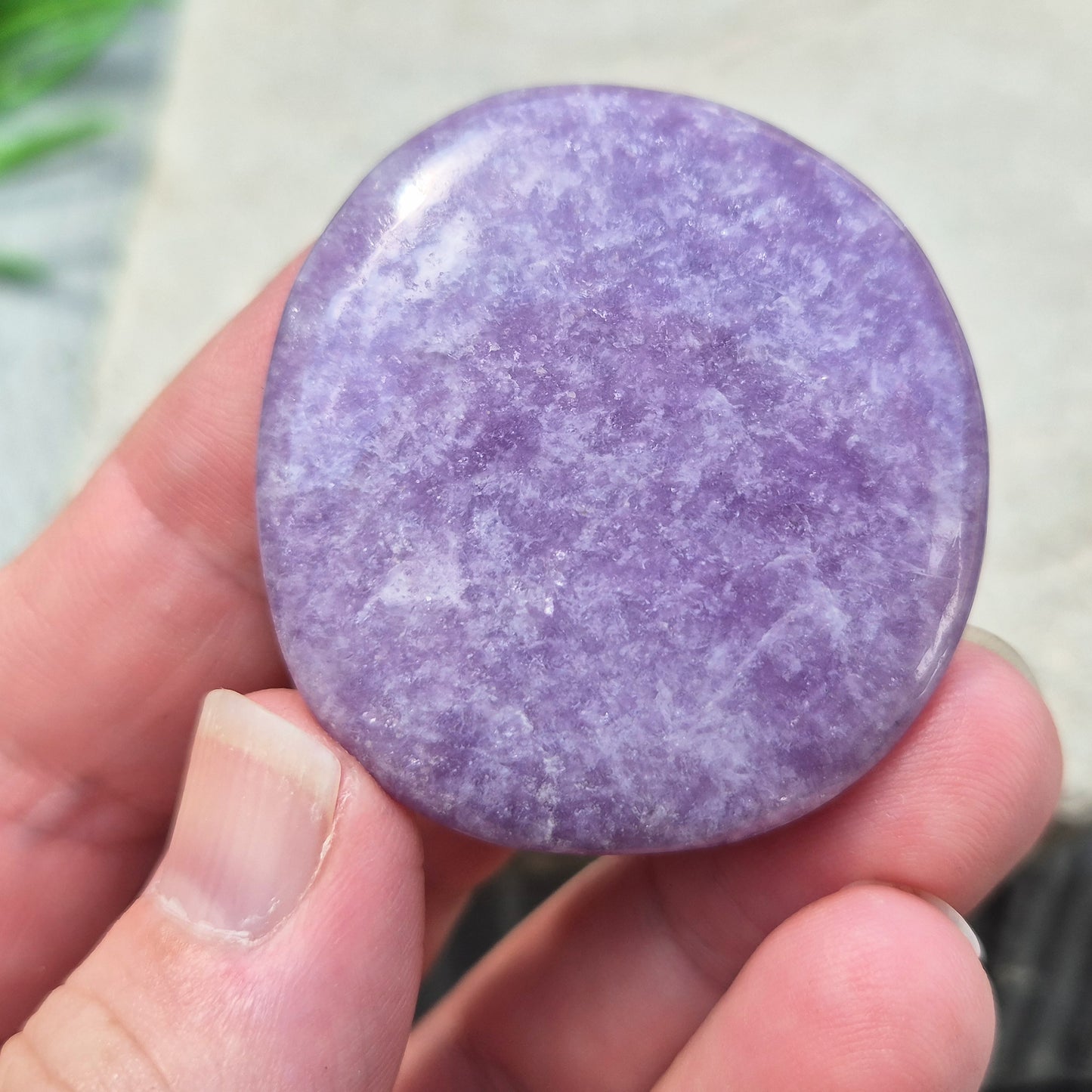 Beautiful Lepidolite crystal in gentle purple tones. A comforting crystal for stress, overwhelm, and relaxation — perfect as a thoughtful gift or daily support.