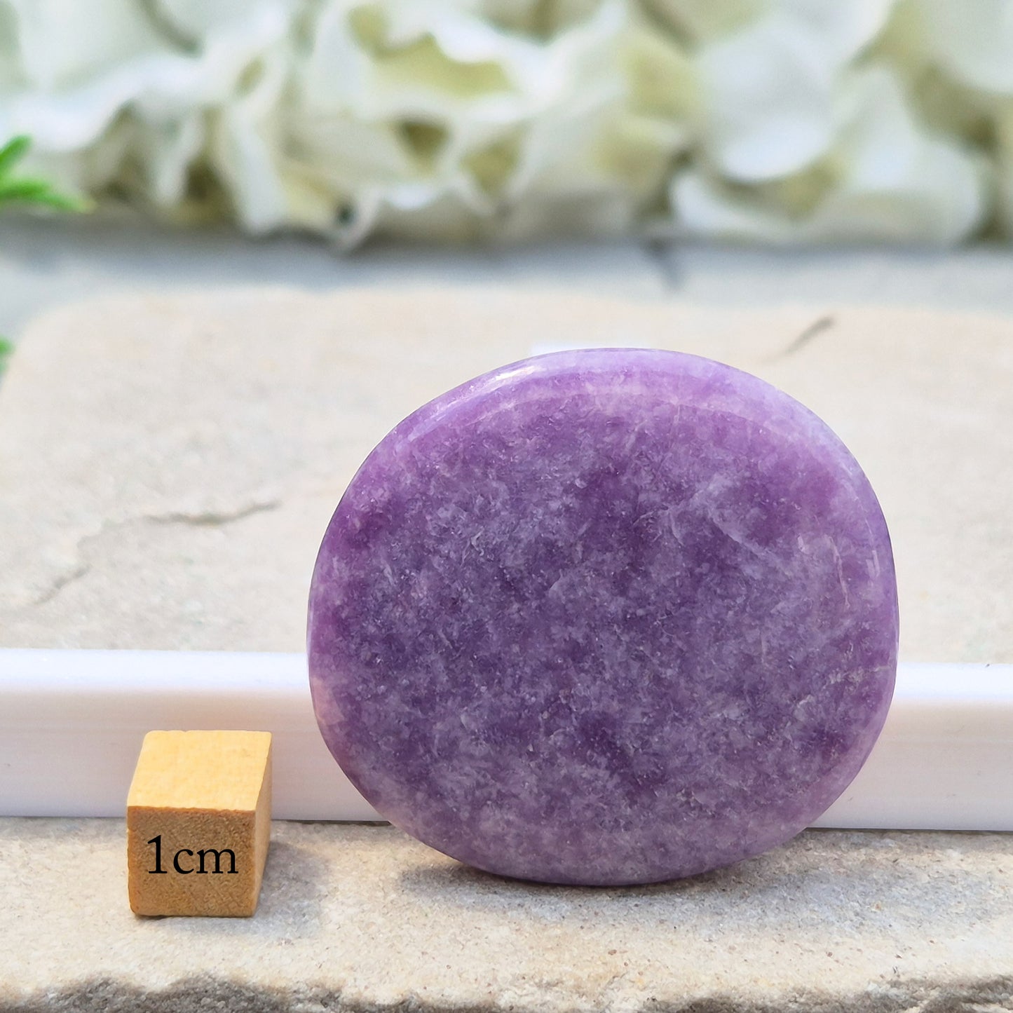Beautiful Lepidolite crystal in gentle purple tones. A comforting crystal for stress, overwhelm, and relaxation — perfect as a thoughtful gift or daily support.