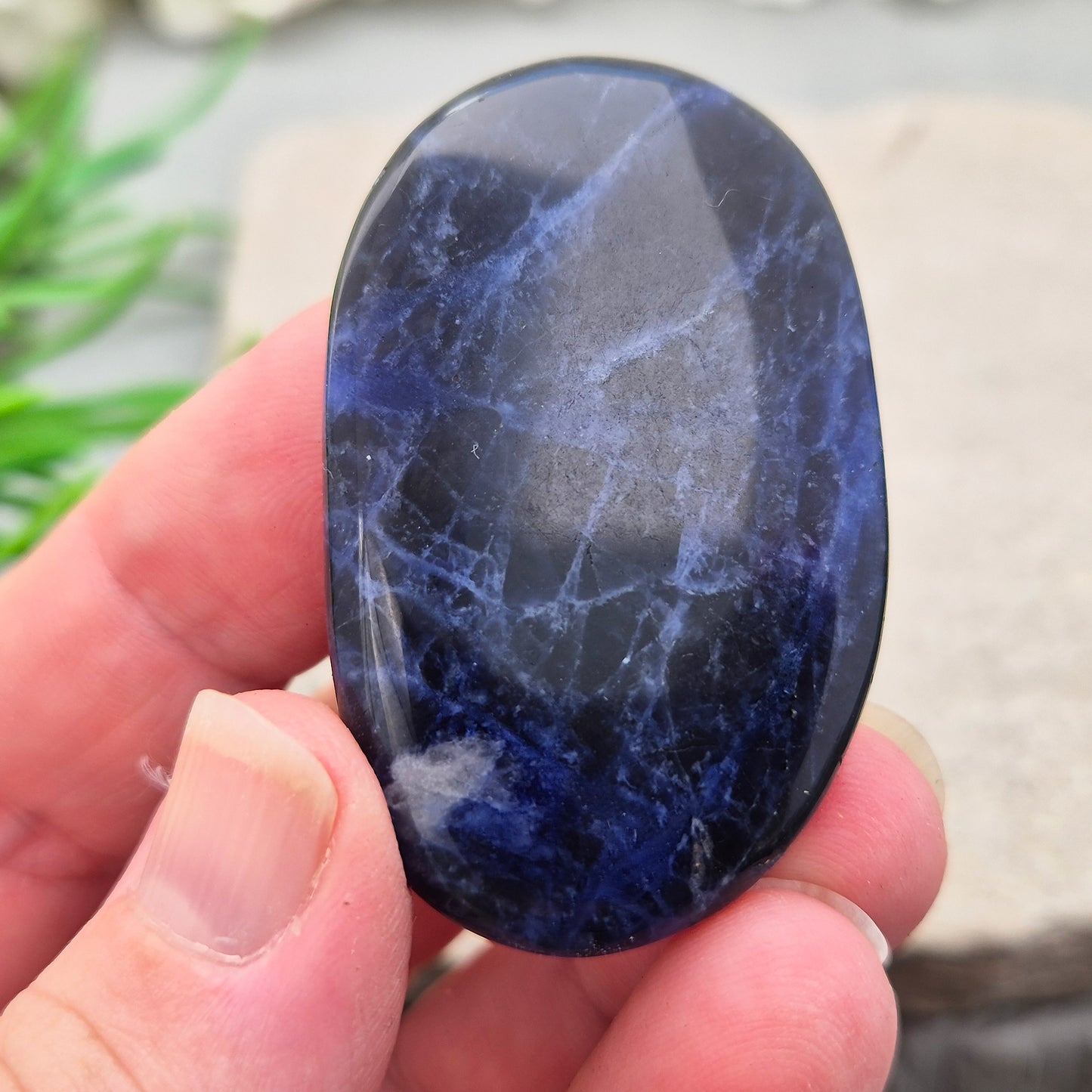 Beautiful A-grade Sodalite palm stone from Namibia. Supports clear thinking, confidence in communication, and emotional calm. Throat & Third Eye chakra crystal.