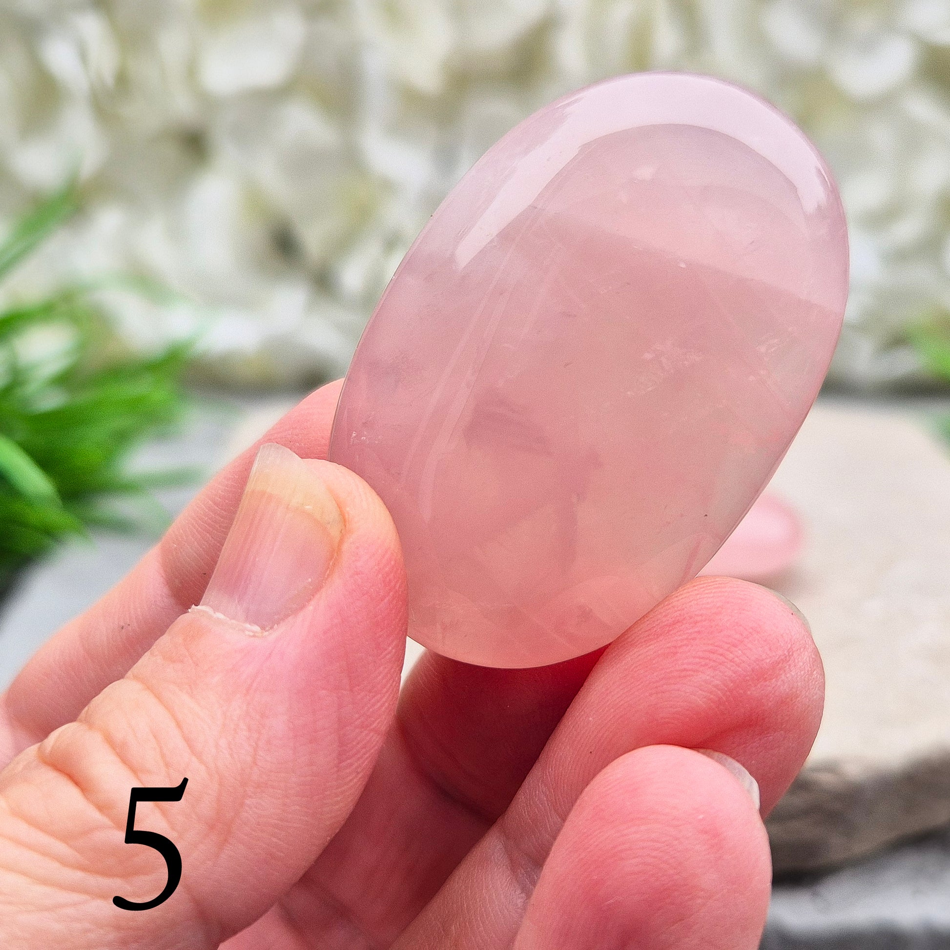 Rose Quartz Palm Stone – the stone of unconditional love and emotional healing. Brings gentle comfort, self-love, and harmony to the heart and mind.