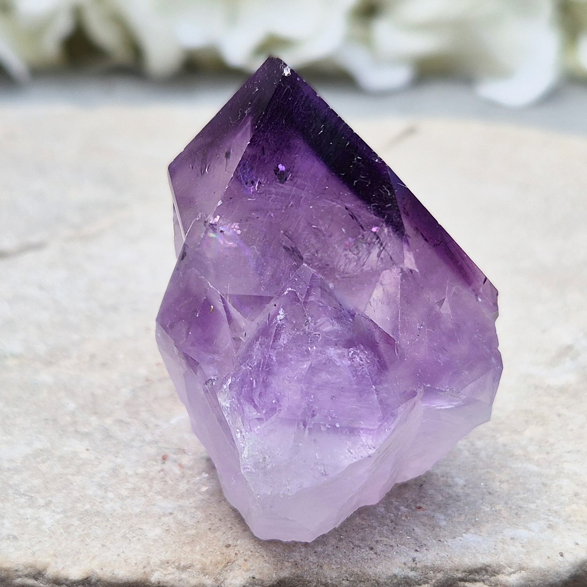 Amethyst standing point with rich purple tones, ideal for creating a calm, grounded space. A striking piece for display, meditation, or everyday energy support.