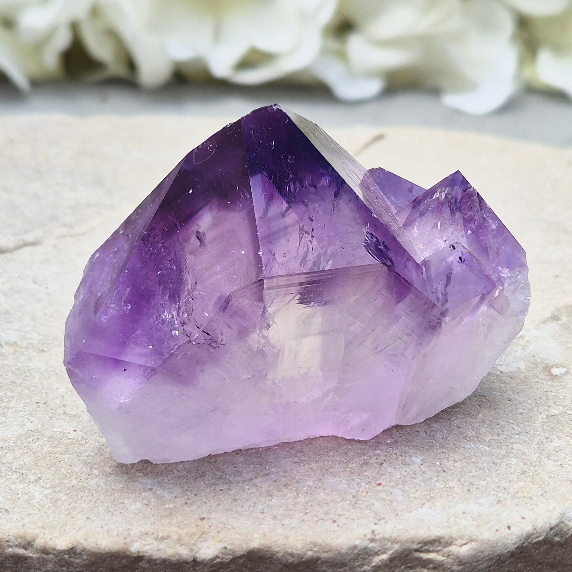 Amethyst standing point with rich purple tones, ideal for creating a calm, grounded space. A striking piece for display, meditation, or everyday energy support.