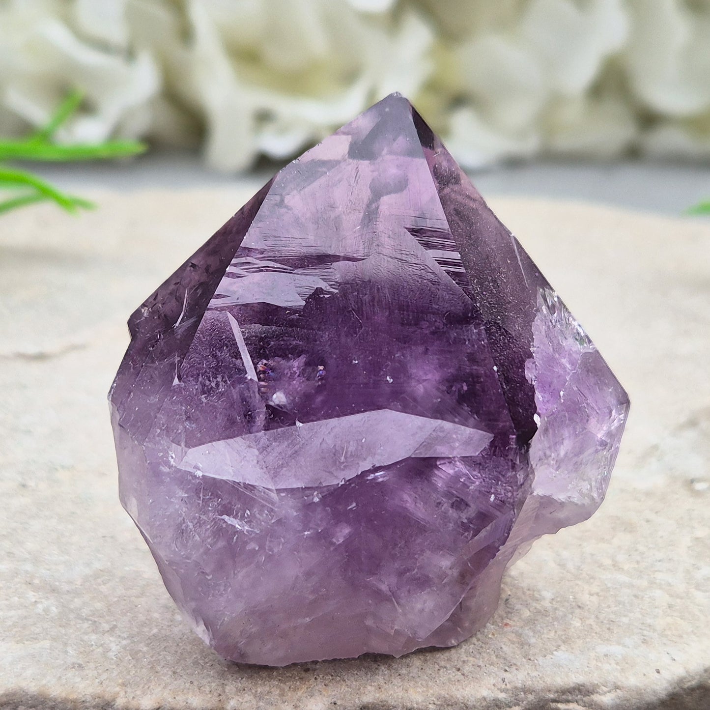 Amethyst standing point with rich purple tones, ideal for creating a calm, grounded space. A striking piece for display, meditation, or everyday energy support.