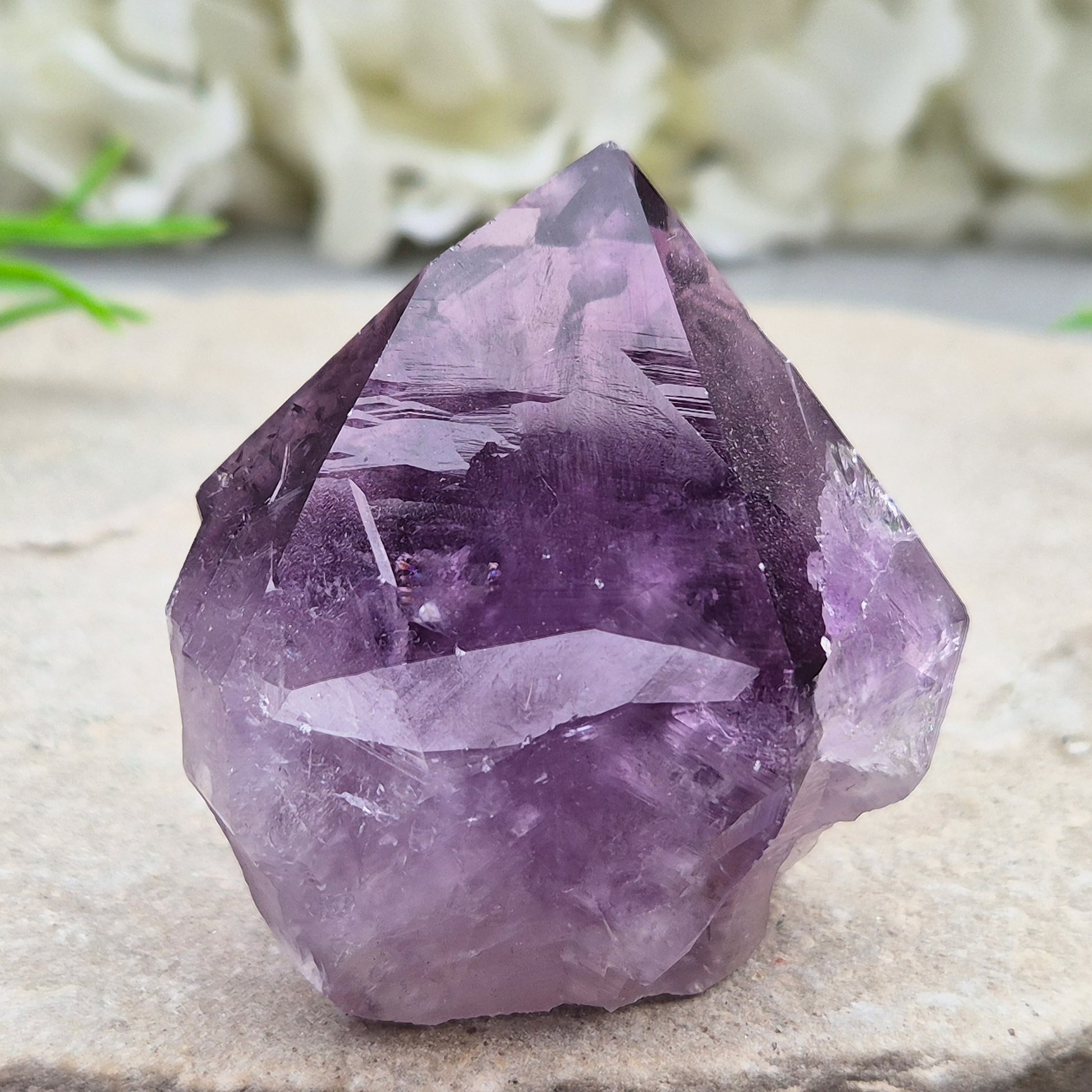 Amethyst standing point with rich purple tones, ideal for creating a calm, grounded space. A striking piece for display, meditation, or everyday energy support.