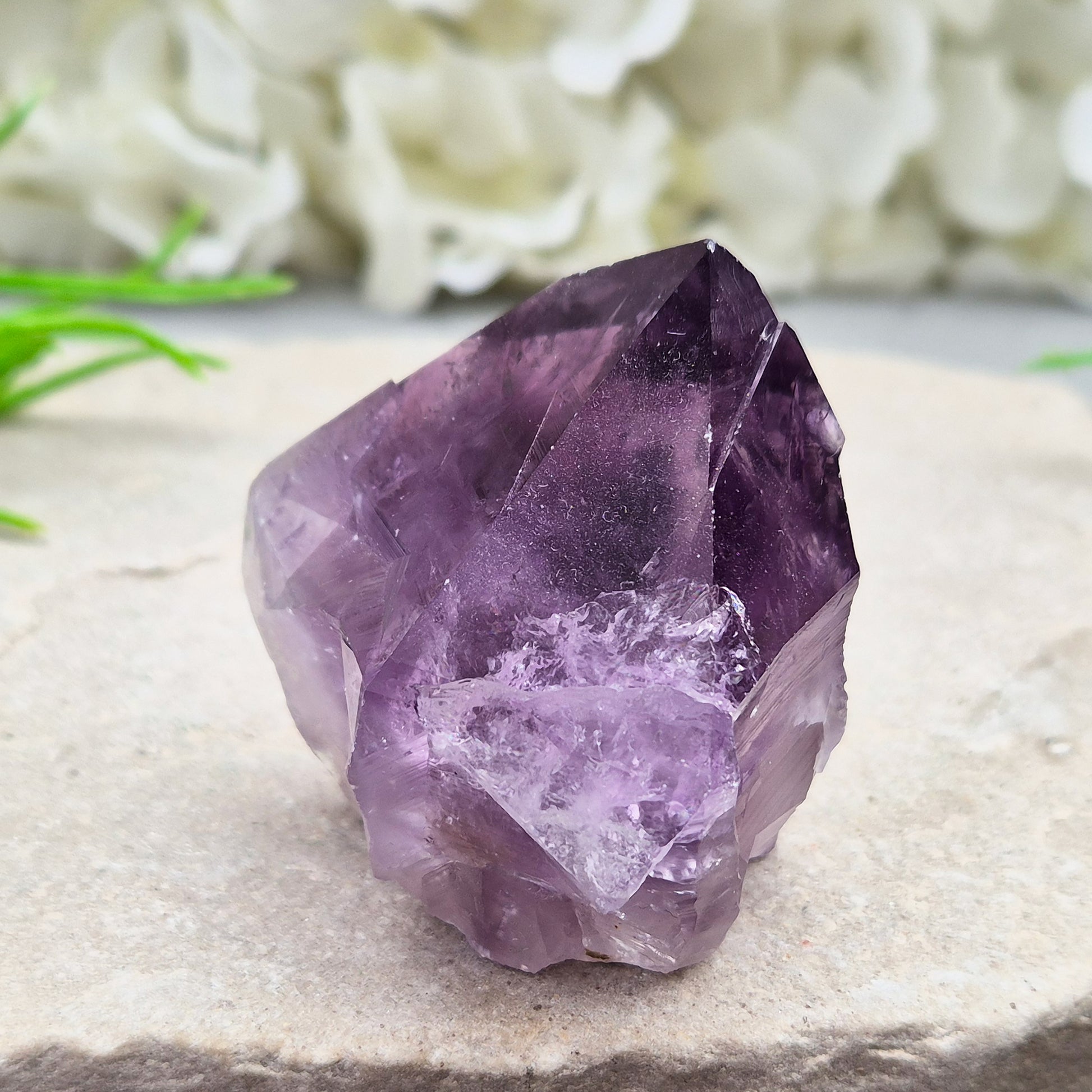 Amethyst standing point with rich purple tones, ideal for creating a calm, grounded space. A striking piece for display, meditation, or everyday energy support.