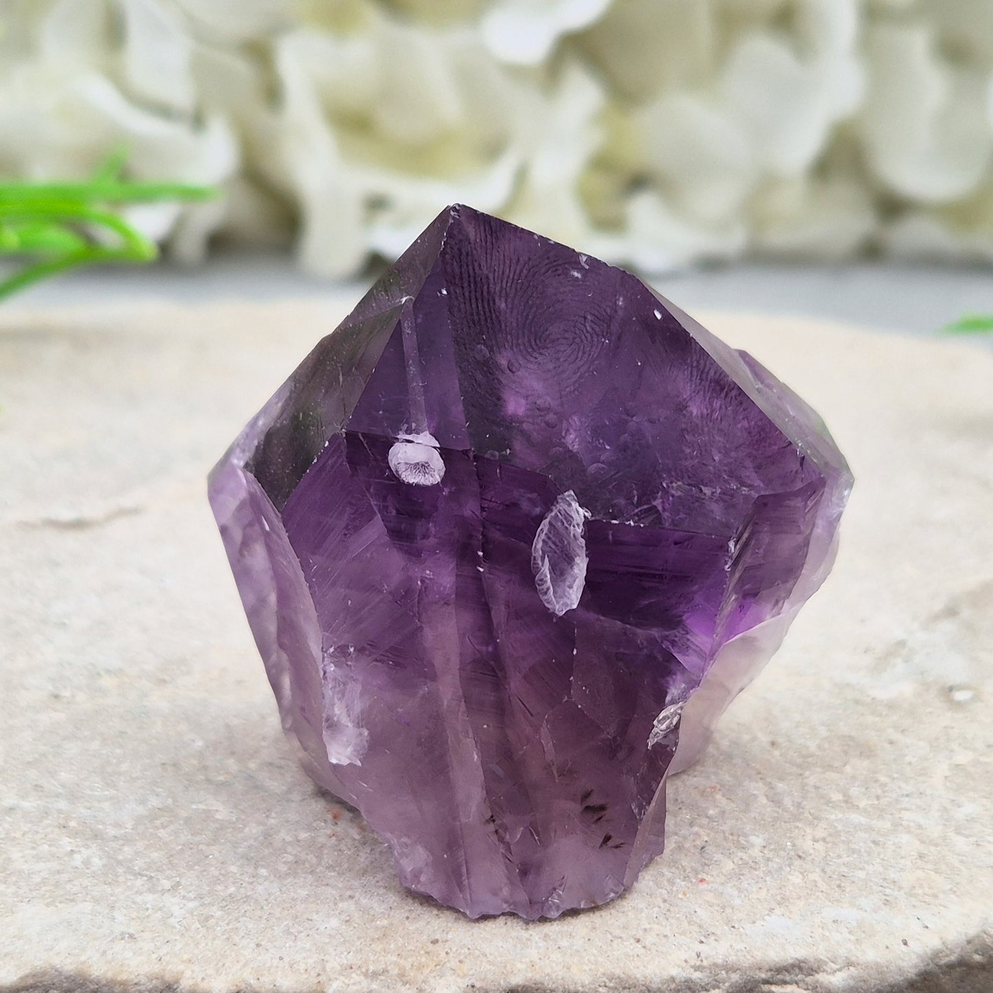 Amethyst standing point with rich purple tones, ideal for creating a calm, grounded space. A striking piece for display, meditation, or everyday energy support.