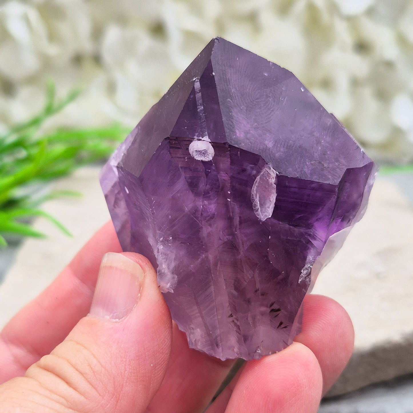 Amethyst standing point with rich purple tones, ideal for creating a calm, grounded space. A striking piece for display, meditation, or everyday energy support.