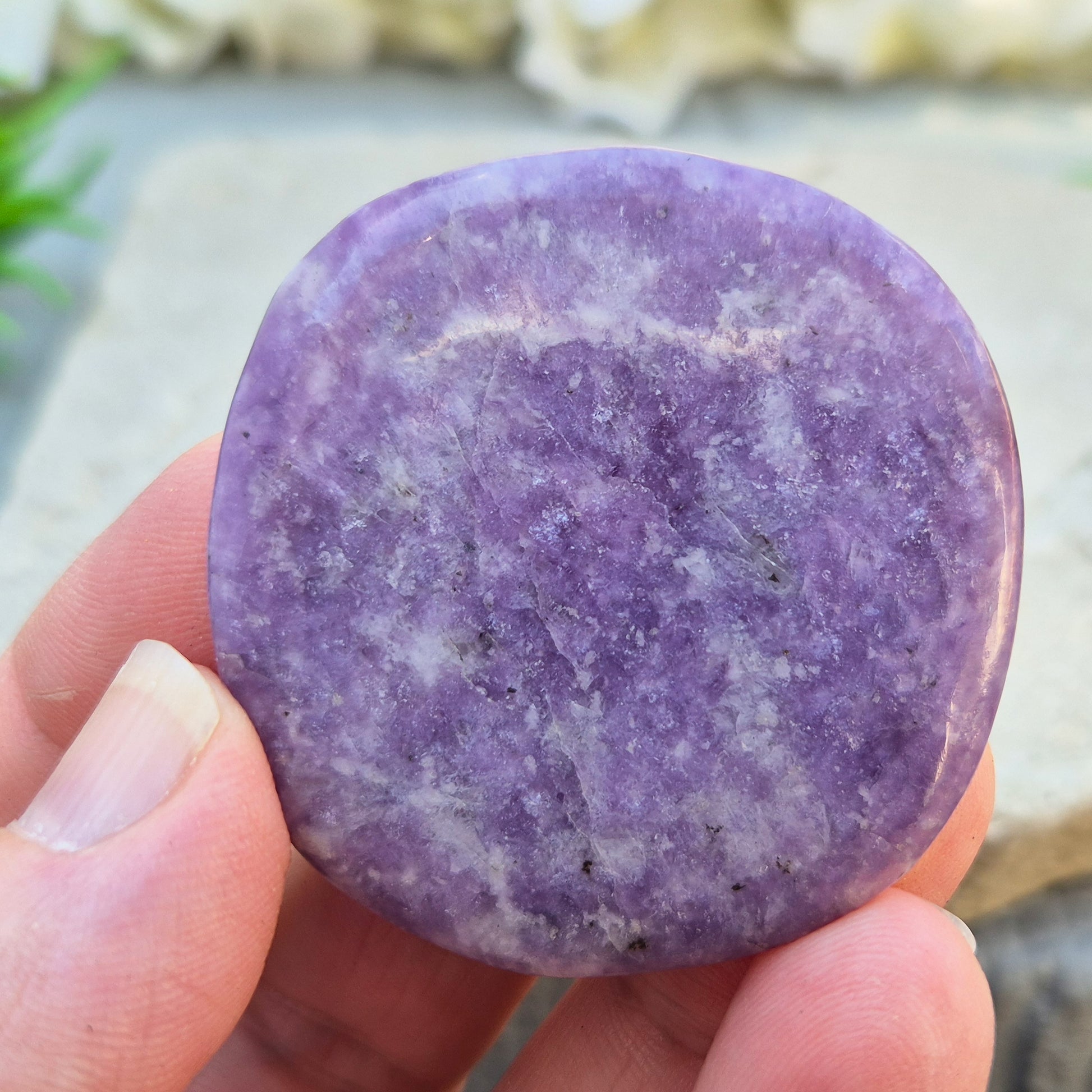 Beautiful Lepidolite crystal in gentle purple tones. A comforting crystal for stress, overwhelm, and relaxation — perfect as a thoughtful gift or daily support.
