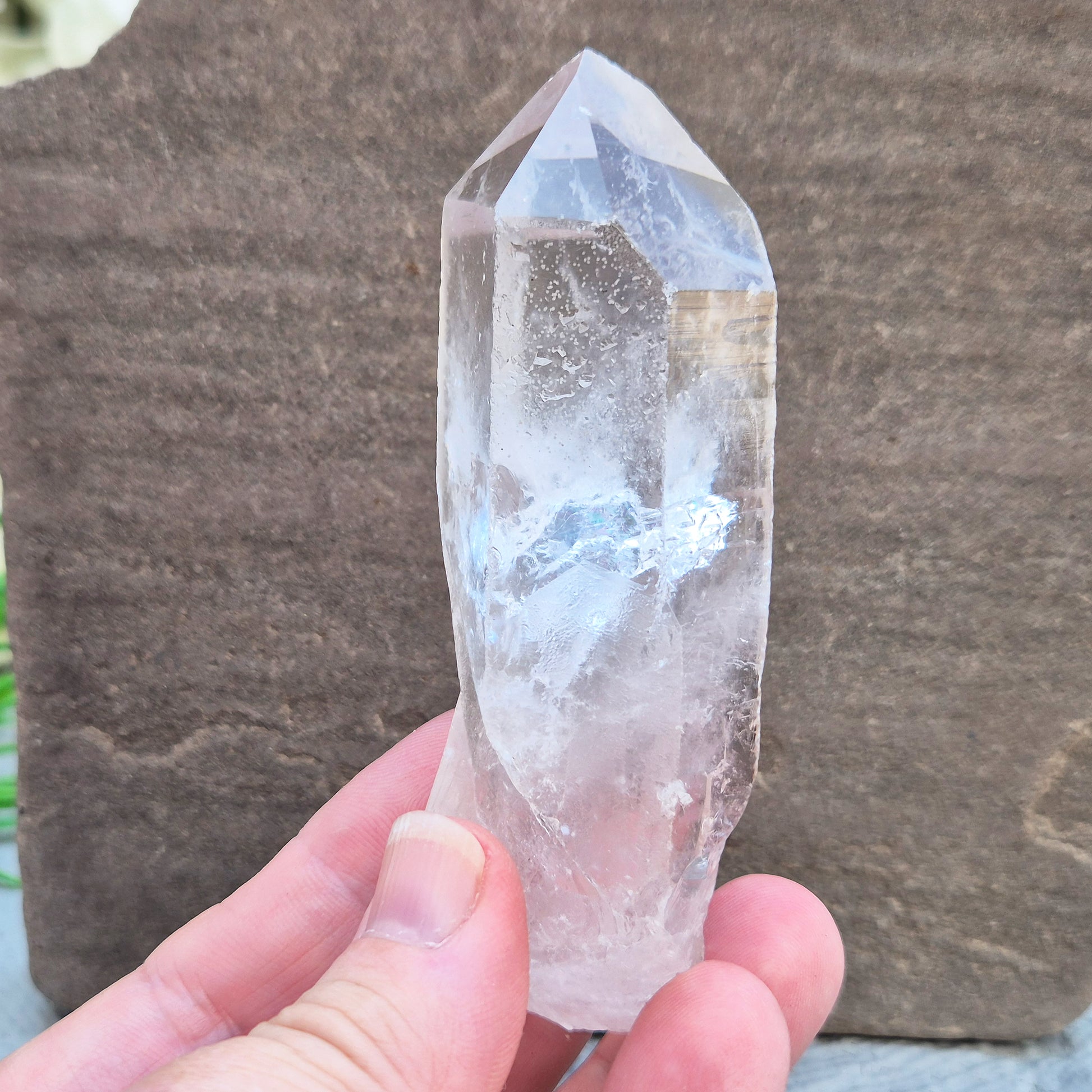 Natural quartz point from Brazil – Beautifully formed, high-quality crystals ideal for amplifying energy, meditation, or display in your crystal collection.