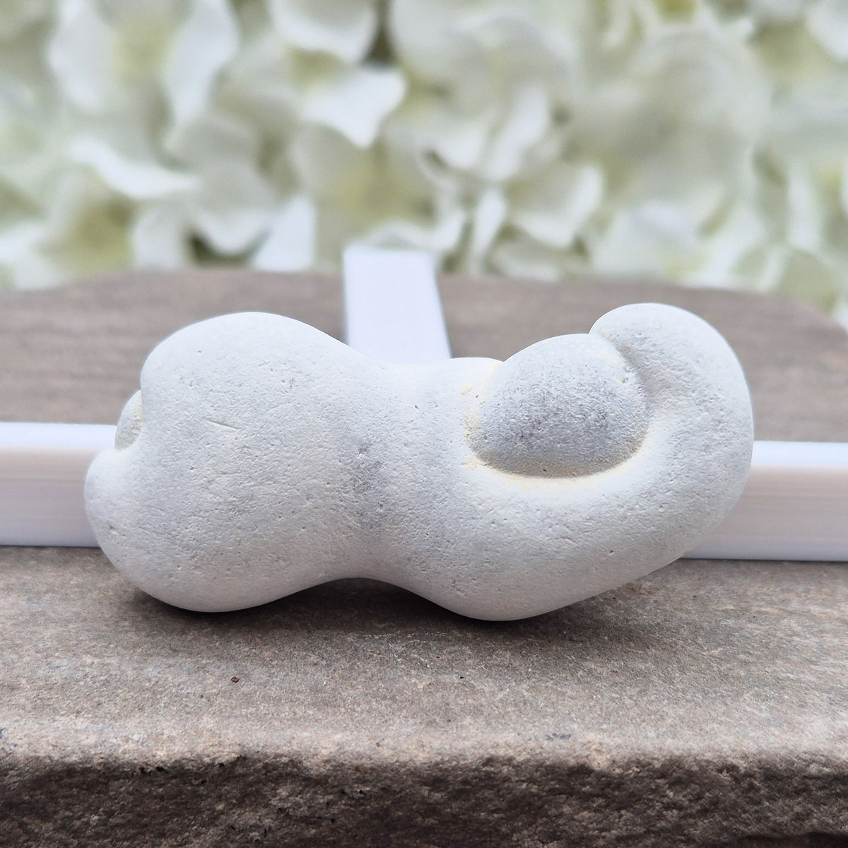 Menalite Freeform from Morocco – Goddess Stone of feminine wisdom, grounding and transformation. A nurturing crystal for meditation and life’s cycles.