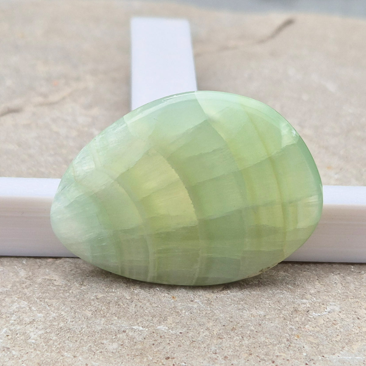 Pistachio Green Calcite palm stone soothes, restores balance, and encourages renewal. Perfect for meditation, emotional healing, and fresh energy flow.