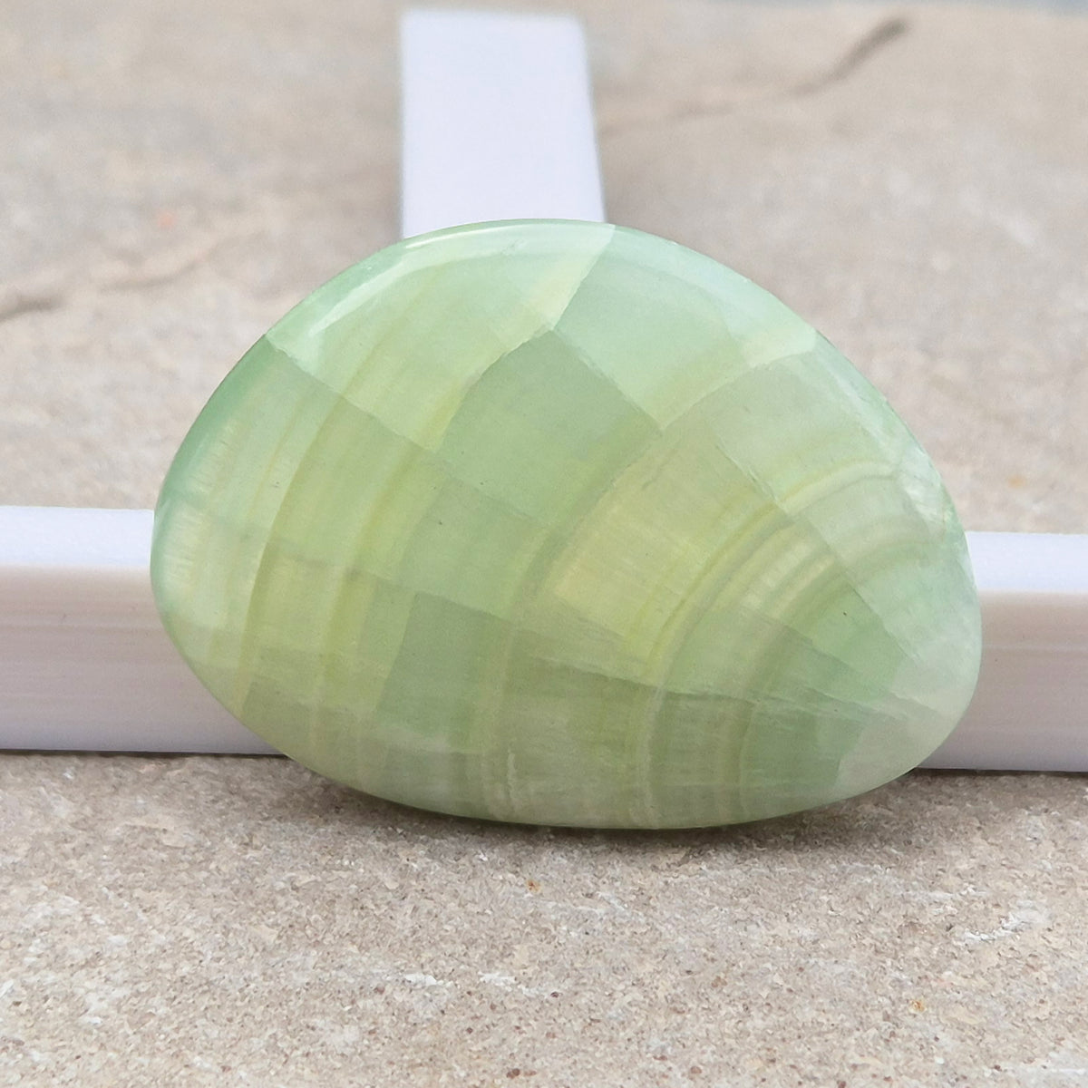 Pistachio Green Calcite palm stone soothes, restores balance, and encourages renewal. Perfect for meditation, emotional healing, and fresh energy flow.