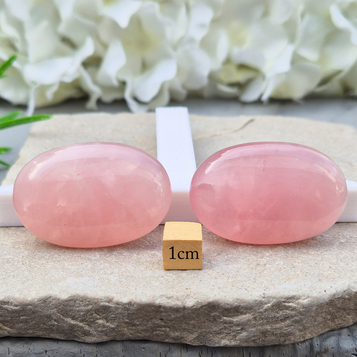 Rose Quartz Palm Stone – the stone of unconditional love and emotional healing. Brings gentle comfort, self-love, and harmony to the heart and mind.