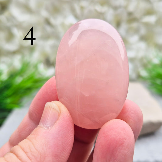 Rose Quartz Palm Stone – the stone of unconditional love and emotional healing. Brings gentle comfort, self-love, and harmony to the heart and mind.