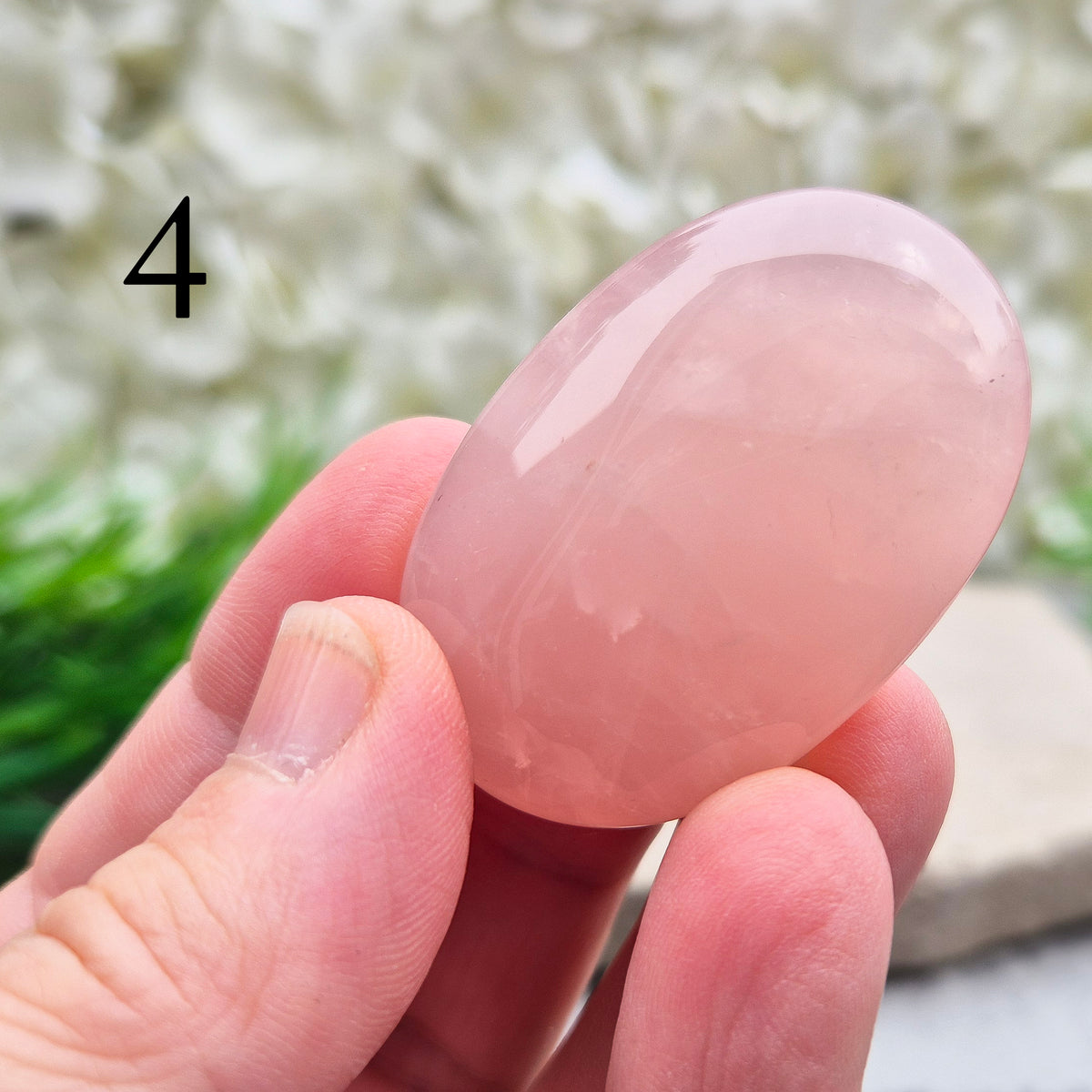 Rose Quartz Palm Stone – the stone of unconditional love and emotional healing. Brings gentle comfort, self-love, and harmony to the heart and mind.