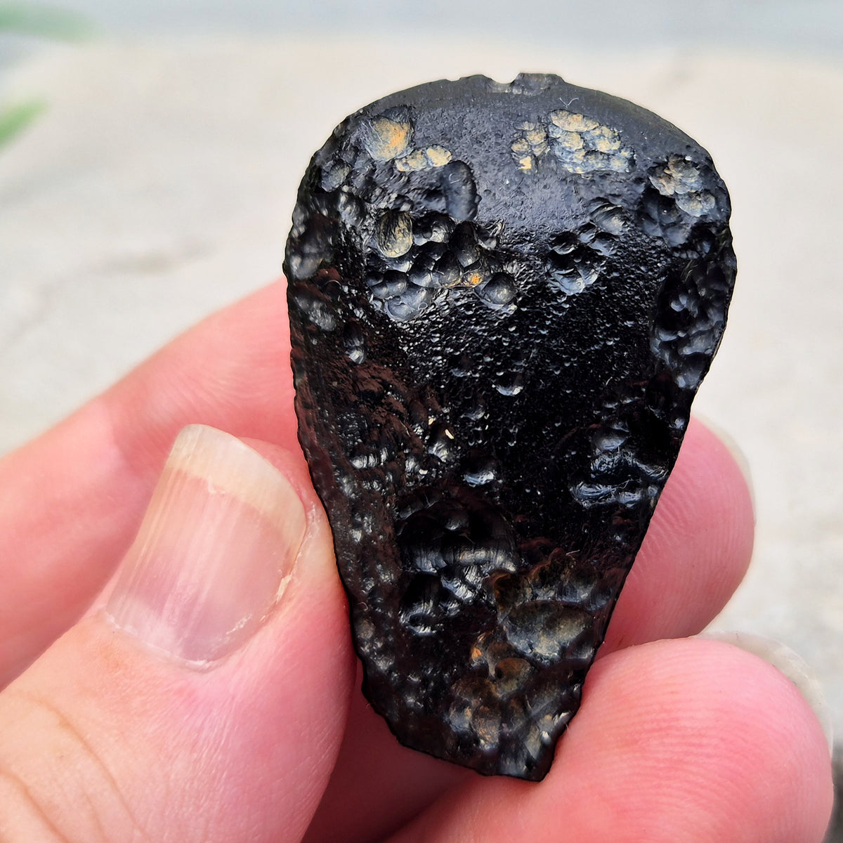 Natural Black Tektite to strengthen grounding, release blockages, and support personal growth. Ideal for energy work and transformation.