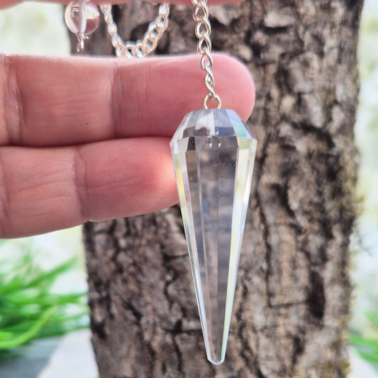 Facet cut shaped quartz crystal pendulum enhancing your dowsing experience, can be used for energy work, healing and during psychic readings. 