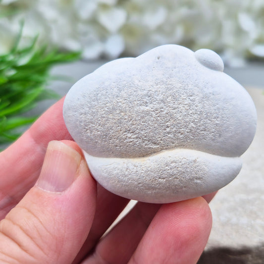 Menalite Freeform from Morocco – Goddess Stone of feminine wisdom, grounding and transformation. A nurturing crystal for meditation and life’s cycles.