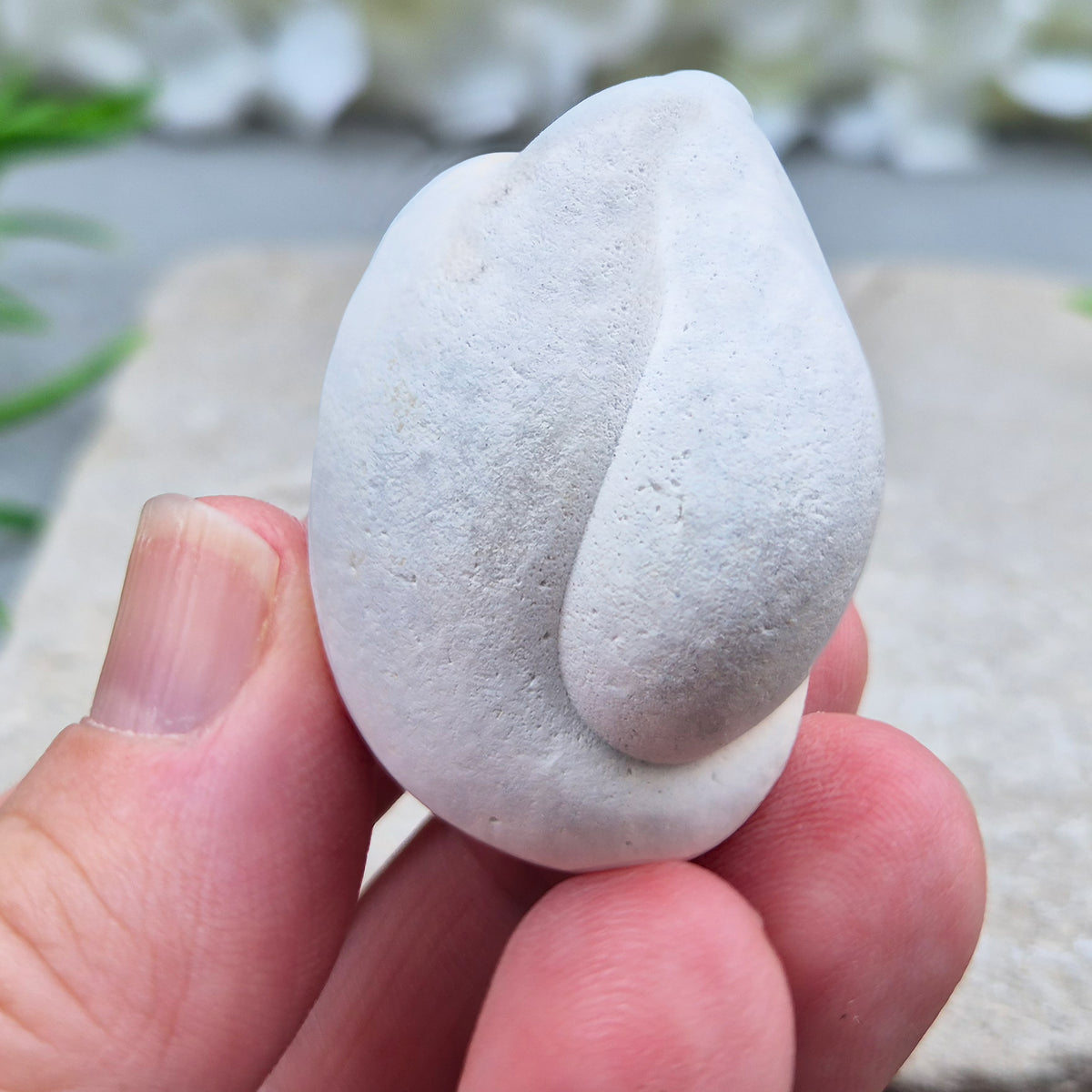 Menalite Freeform from Morocco – Goddess Stone of feminine wisdom, grounding and transformation. A nurturing crystal for meditation and life’s cycles.