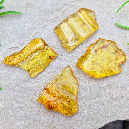 Colombian Copal Amber – hand-picked, one-of-a-kind pieces with a warm, sunlit glow. 