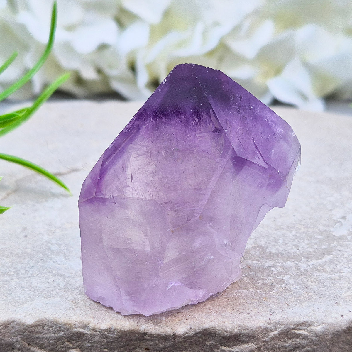 Amethyst standing point with rich purple tones, ideal for creating a calm, grounded space. A striking piece for display, meditation, or everyday energy support.
