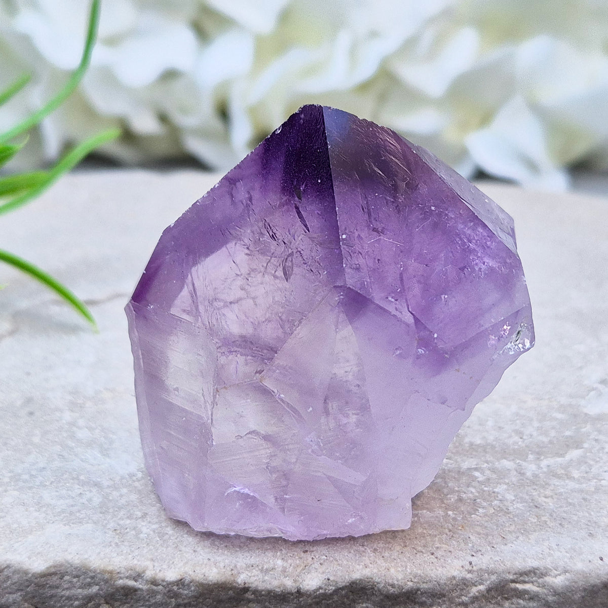 Amethyst standing point with rich purple tones, ideal for creating a calm, grounded space. A striking piece for display, meditation, or everyday energy support.