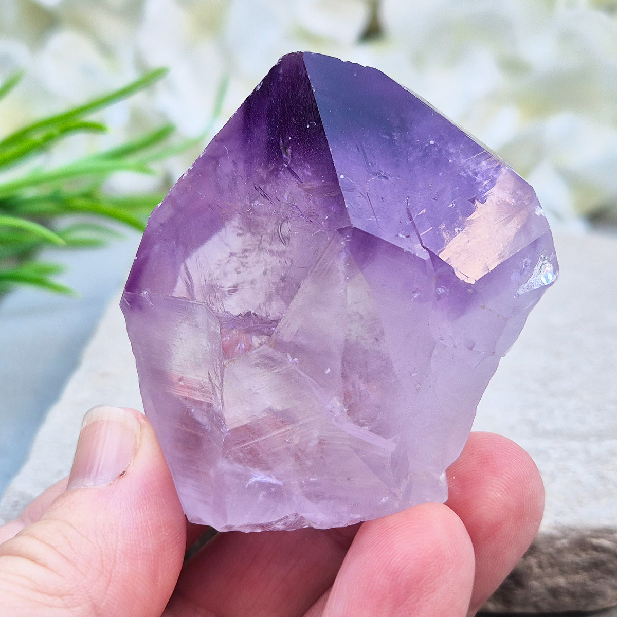 Amethyst standing point with rich purple tones, ideal for creating a calm, grounded space. A striking piece for display, meditation, or everyday energy support.