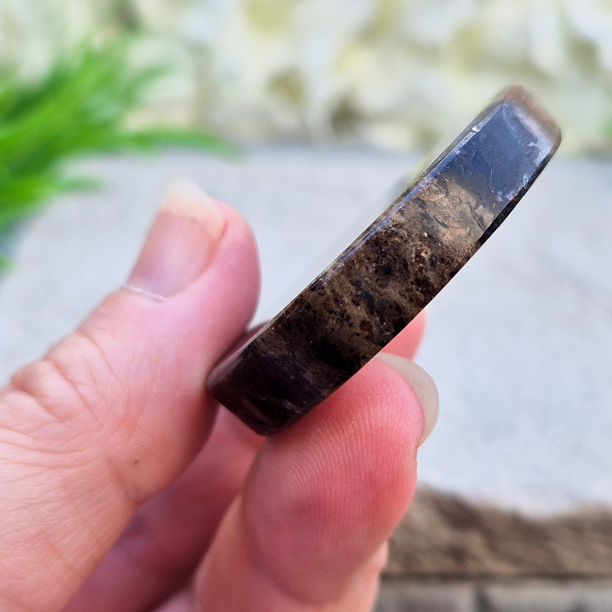 Brown & Black Obsidian Disk: A powerful blend of grounding, protection, emotional healing, and transformation. Perfect for balance, resilience, and growth.