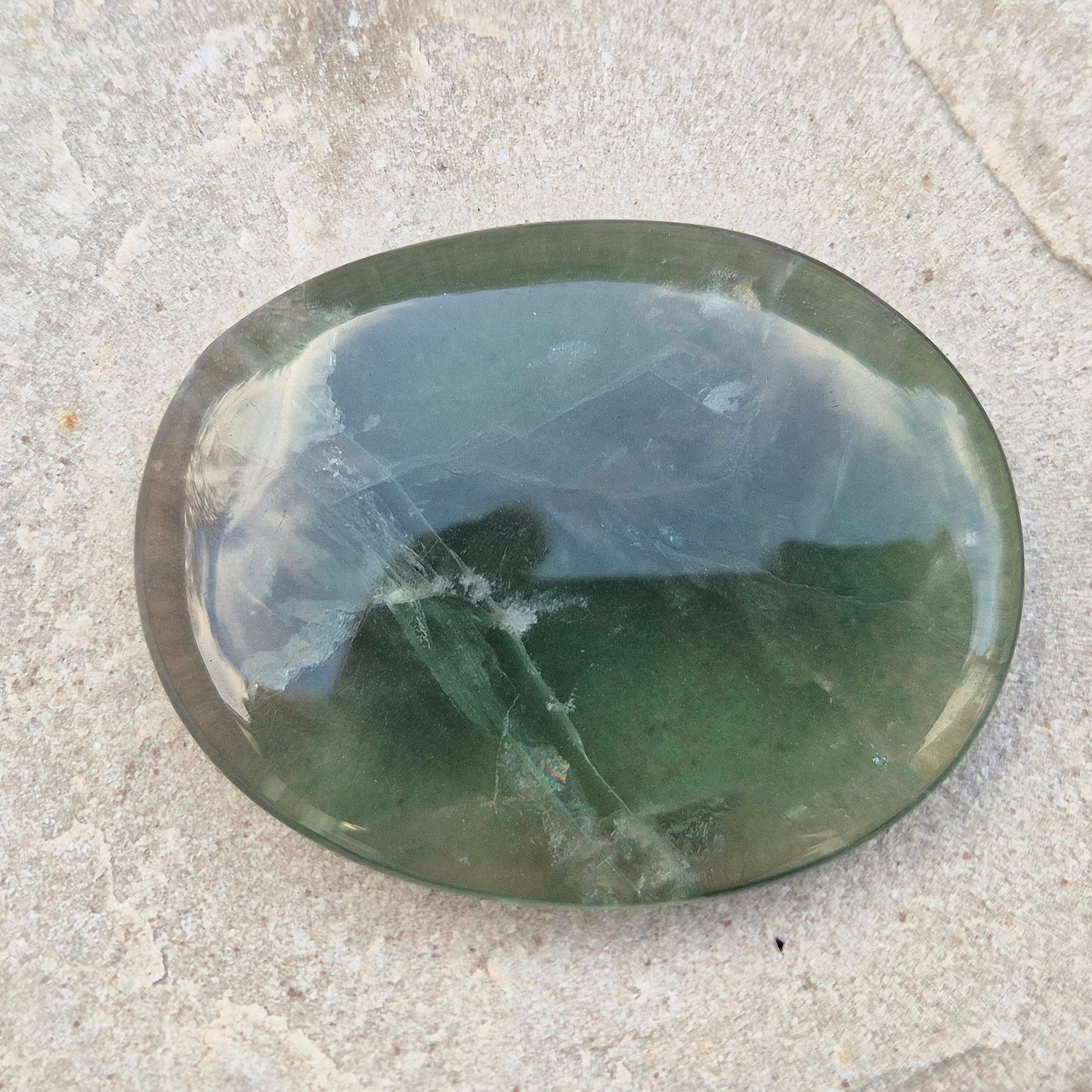 Find clarity and protection with Green Fluorite! Cut through mental clutter, ease anxiety, and promote clear thinking. Enhance memory, stability.